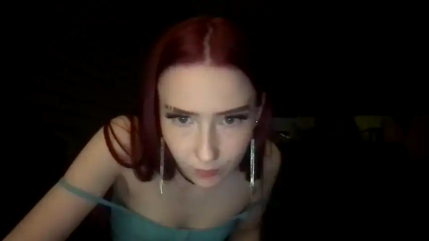 Petite_scarlettt – Chaturbate Live Video Recording – 2025-08-11 21:25:20