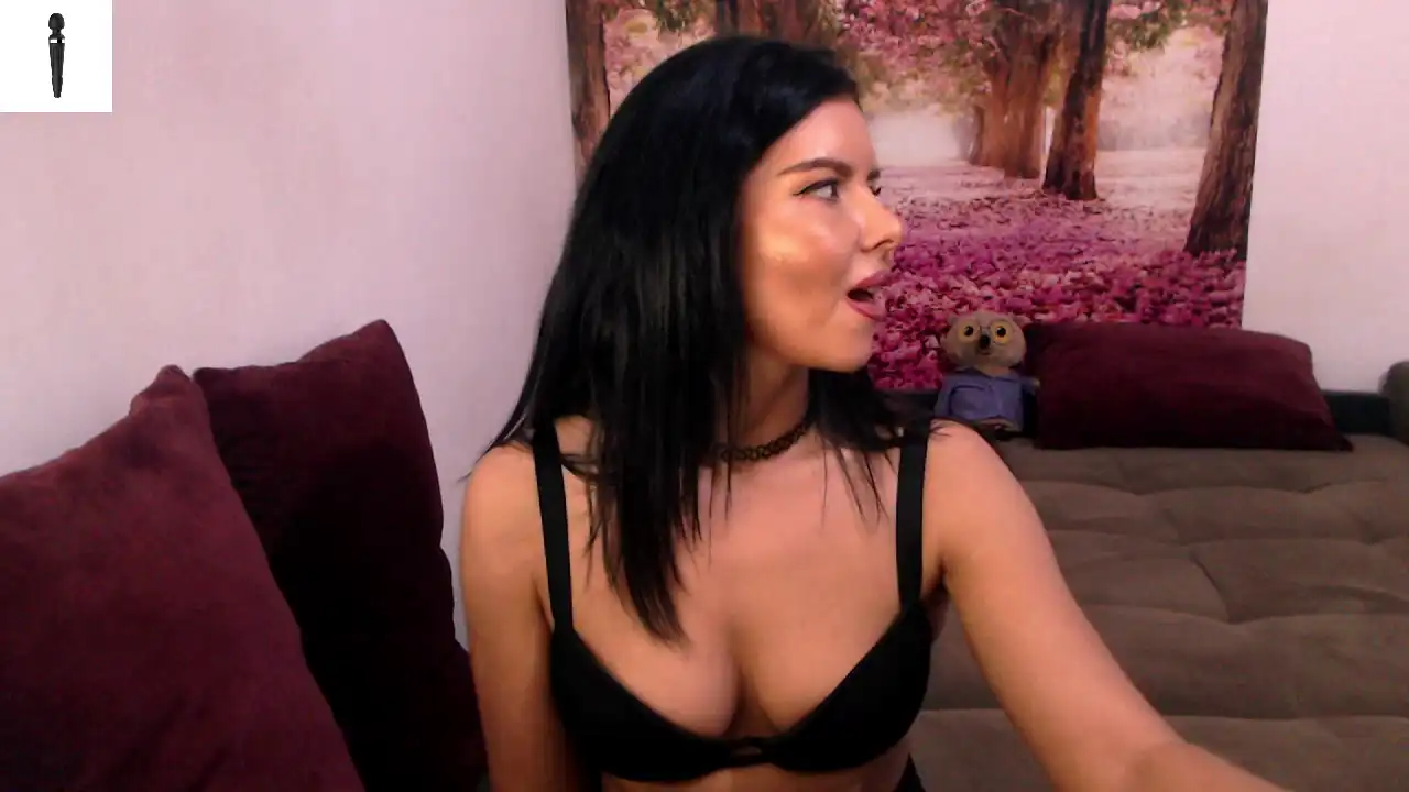Sofialiub – Xlovecam Live Video Recording – 2025-06-06 21:17:07