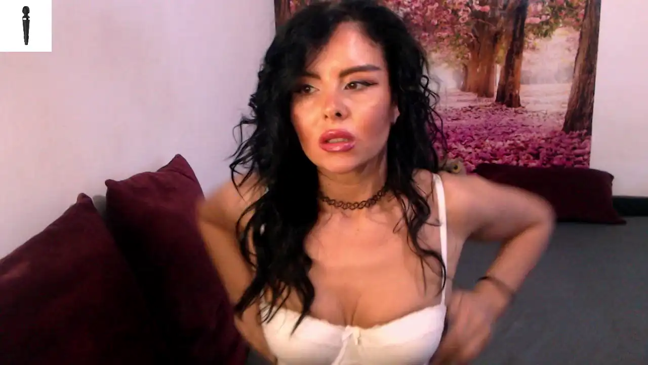 Sofialiub – Xlovecam Live Video Recording – 2025-02-24 04:55:39