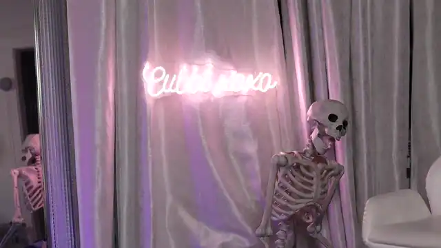Cubbixoxo – Myfreecams Live Video Recording – 2026-01-18 19:36:53