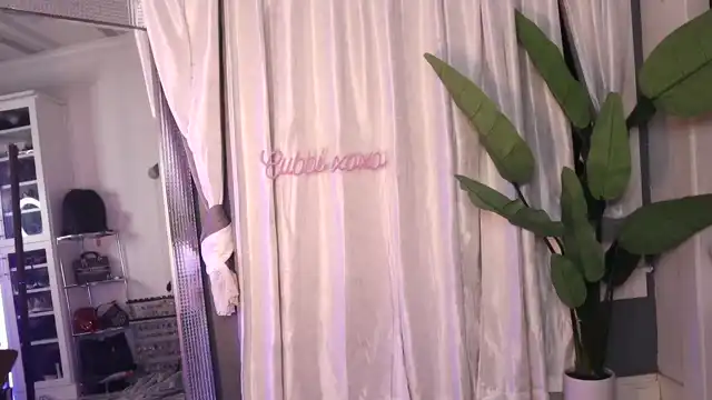 Cubbixoxo – Myfreecams Live Video Recording – 2025-08-06 19:01:18