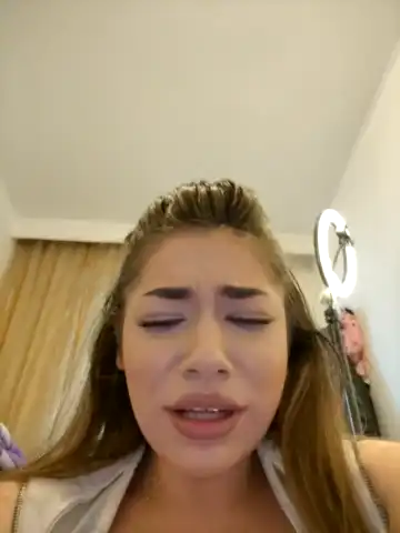 Ella_alexis – Stripchat Live Video Recording – 2025-05-17 19:28:02