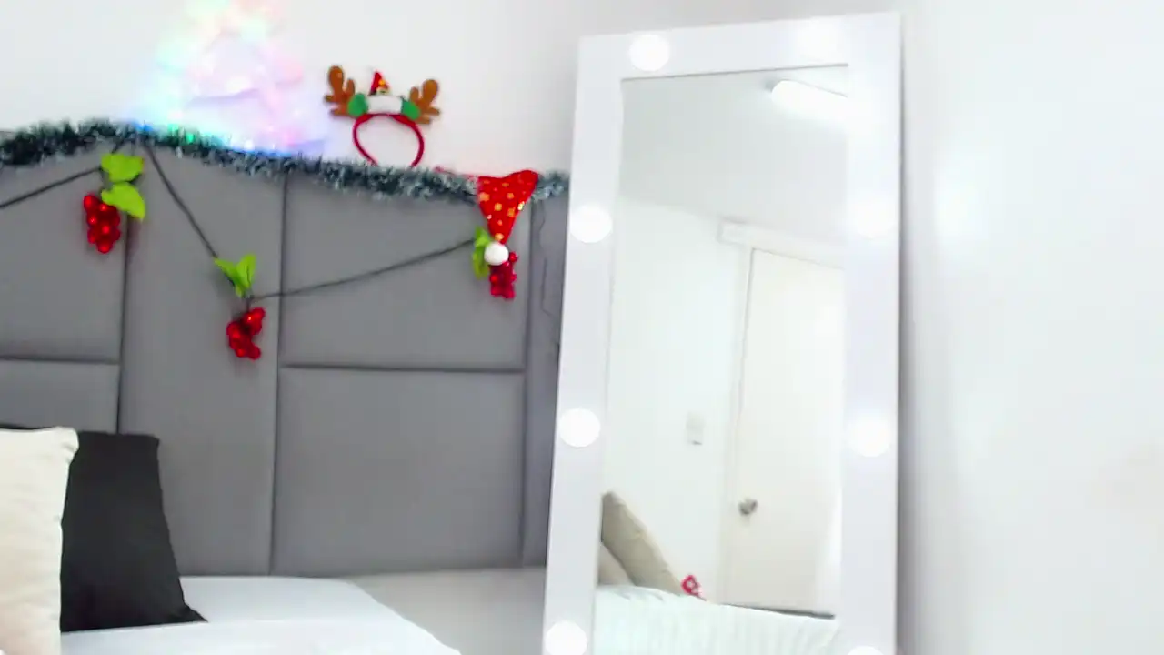 Charlotterouse – Xlovecam Live Video Recording – 2025-01-17 09:57:39