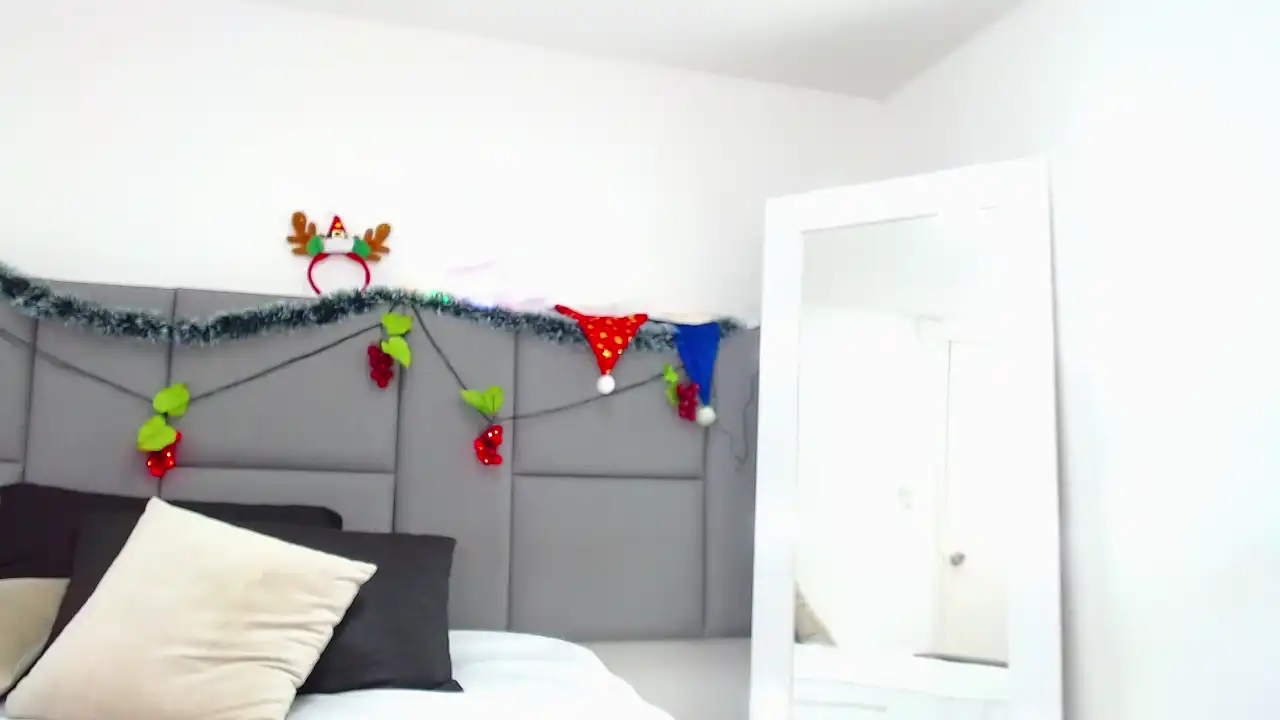 Charlotterouse – Xlovecam Live Video Recording – 2025-04-21 12:23:00
