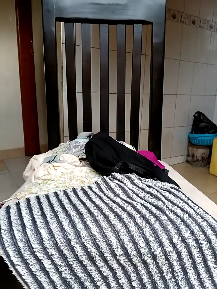 Skinnie_s – Stripchat Live Video Recording – 2025-01-03 15:27:03