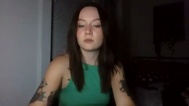 Miaholland – Streamate Live Video Recording – 2025-09-28 16:40:41