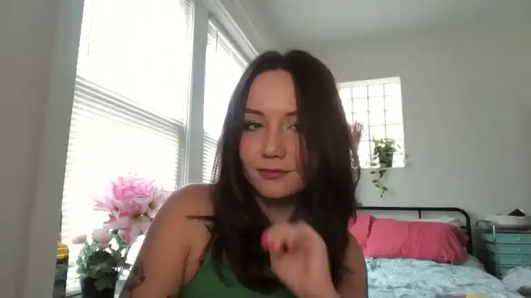 Miaholland – Streamate Live Video Recording – 2025-05-05 03:45:23