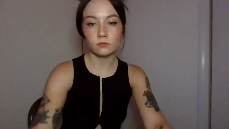 Miaholland – Streamate Live Video Recording – 2025-11-28 19:25:25