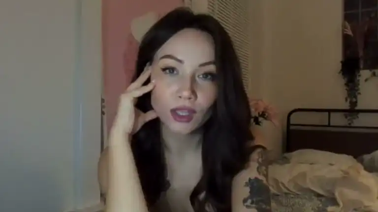 Miaholland – Streamate Live Video Recording – 2025-06-04 16:39:08