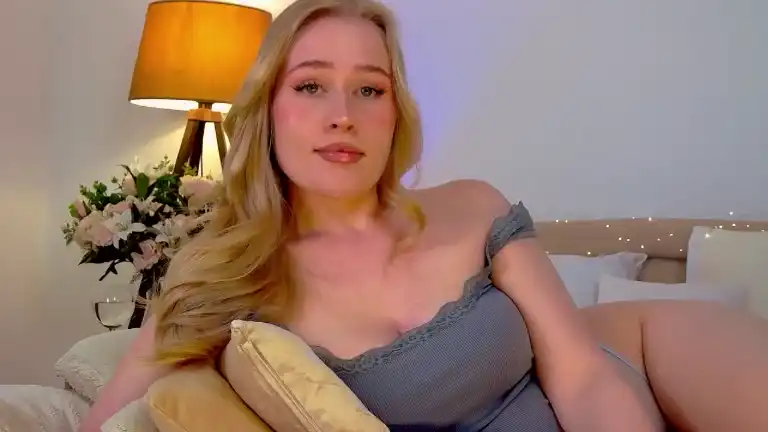 Juliajue – Streamate Live Video Recording – 2025-04-19 15:16:22