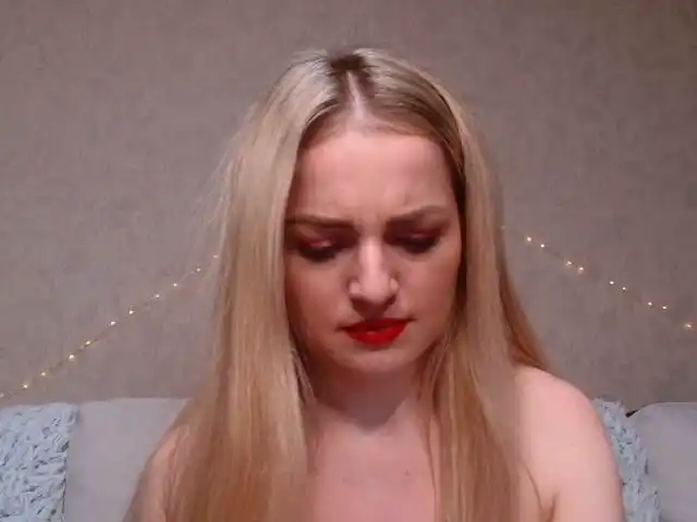 Emelline – Xlovecam Live Video Recording – 2025-09-13 18:13:52