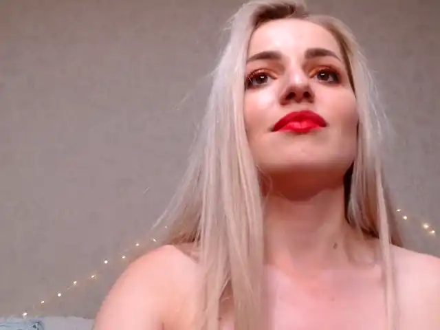 Emelline – Xlovecam Live Video Recording – 2025-06-13 15:38:07
