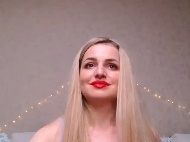 Emelline – Xlovecam Live Video Recording – 2025-10-03 19:03:39