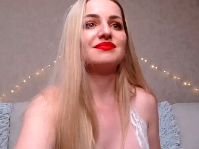 Emelline – Xlovecam Live Video Recording – 2025-08-22 05:35:09