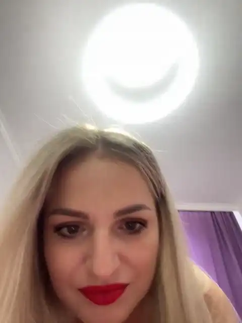 Emelline – Xlovecam Live Video Recording – 2025-06-08 12:20:46