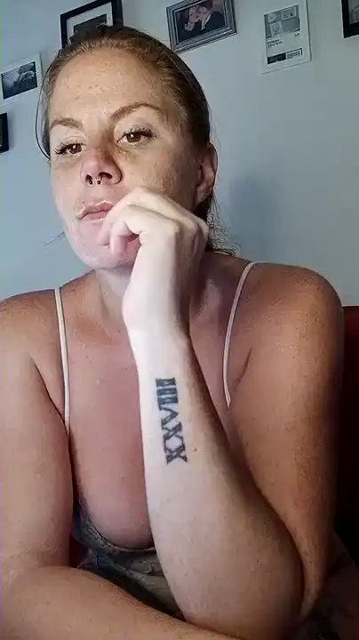 Aiinu – Amateur.tv Live Video Recording – 2025-04-24 23:36:36