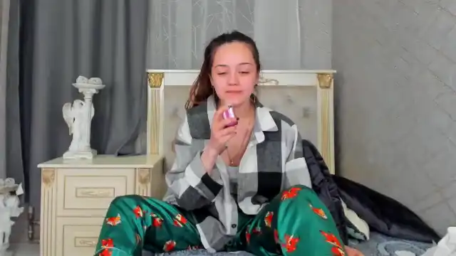 Nastya-paula – Flirt4free Live Video Recording – 2025-03-17 19:53:15