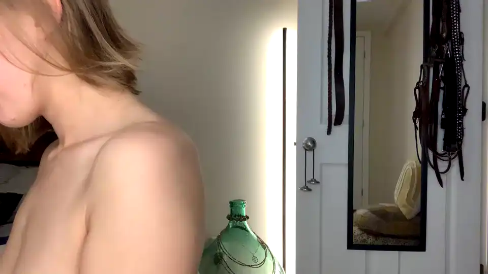 Abbienextdoor – Chaturbate Live Video Recording – 2025-06-04 22:40:43