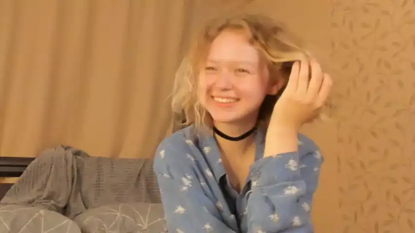 Juliesalazar – Chaturbate Live Video Recording – 2025-10-04 06:36:29