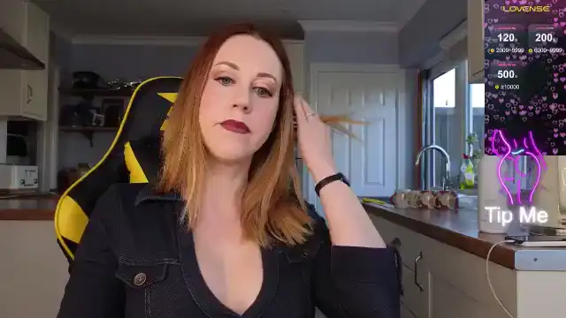 Stripmequick – Myfreecams Live Video Recording – 2026-04-22 00:17:06