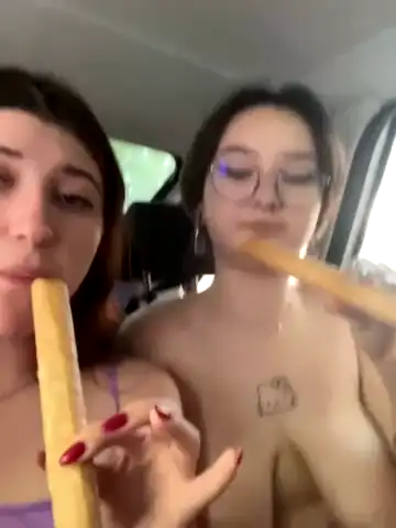 Lisetinypoet – Stripchat Live Video Recording – 2025-02-19 00:02:21