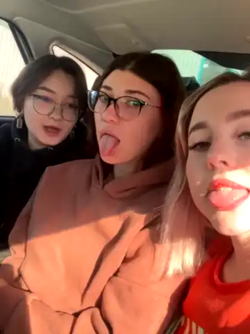 Lisetinypoet – Stripchat Live Video Recording – 2026-07-24 03:27:42