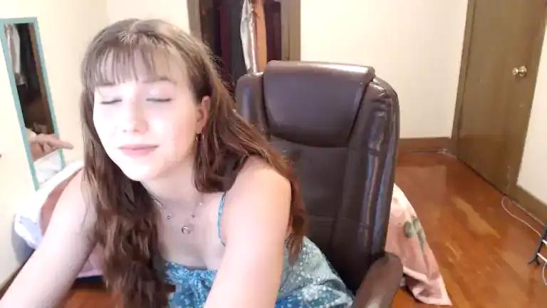 Hannahcloe – Streamate Live Video Recording – 2025-05-09 23:14:25