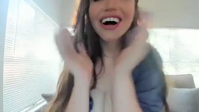 Pokeapuss – Myfreecams Live Video Recording – 2025-12-21 18:06:11