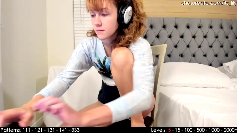 Its_lily – Chaturbate Live Video Recording – 2025-01-03 15:31:27
