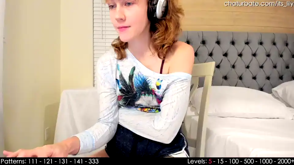 Its_lily – Chaturbate Live Video Recording – 2025-04-07 19:33:59