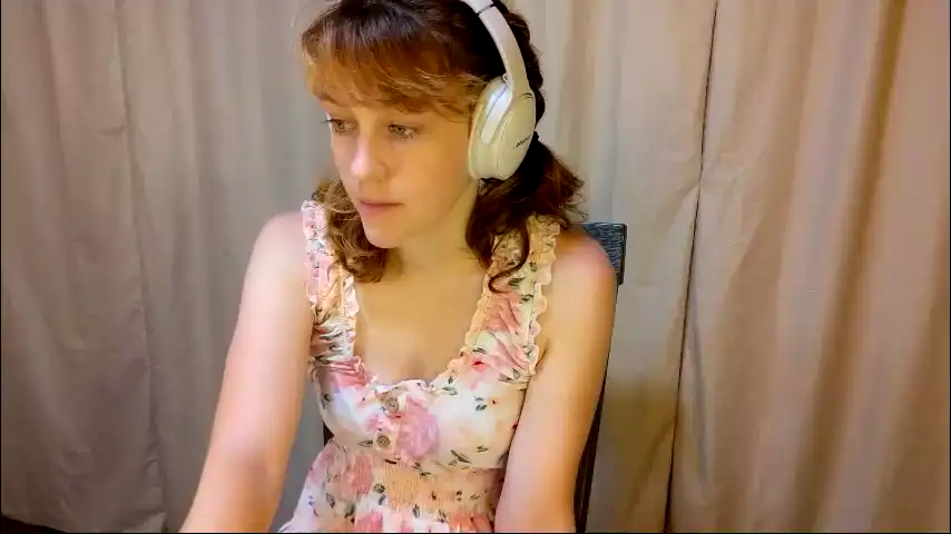 Its_lily – Chaturbate Live Video Recording – 2025-09-28 05:05:04