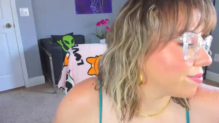 Cassidynicole – Streamate Live Video Recording – 2025-04-16 18:05:25