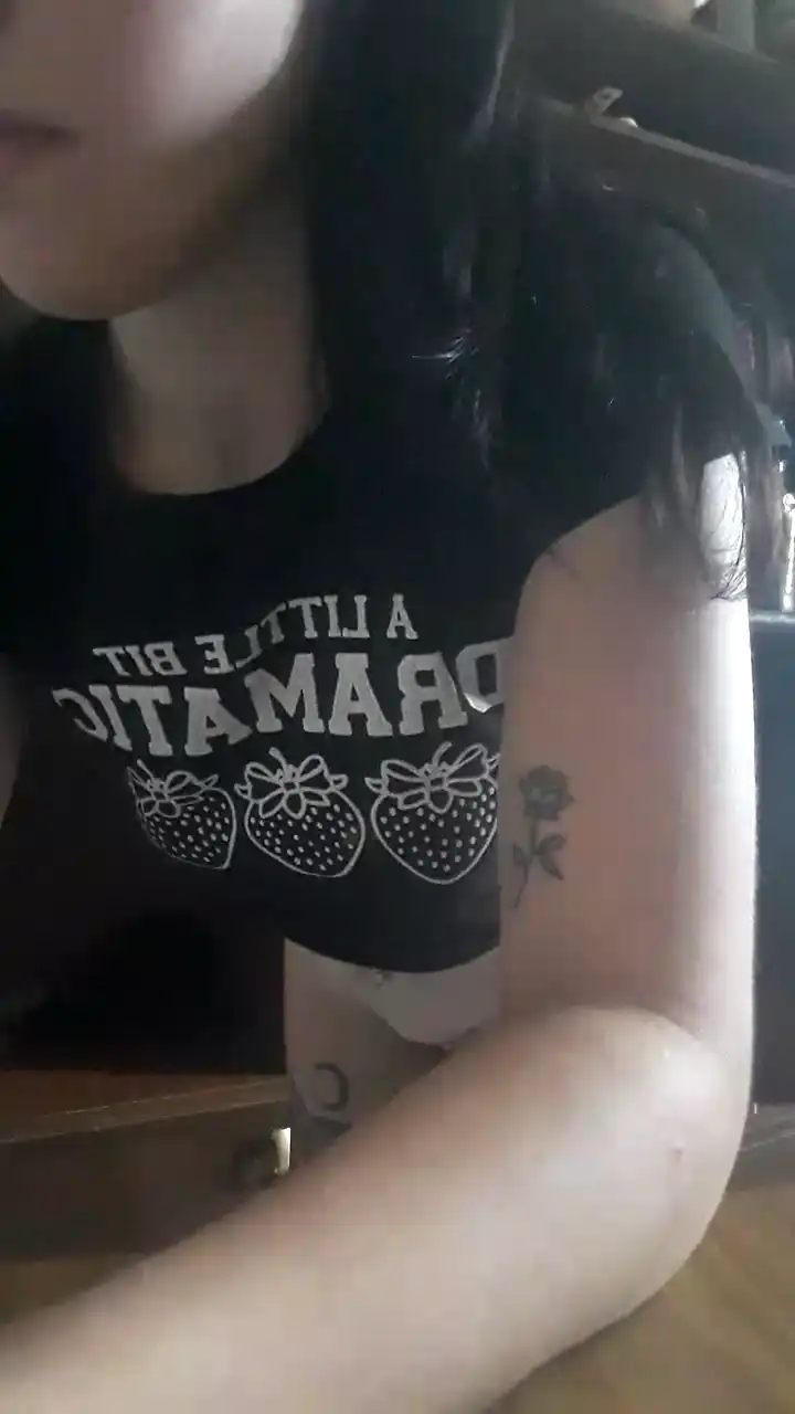 Hinataax – Cam4 Live Video Recording – 2025-10-19 15:13:47