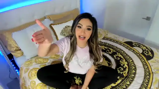 Esmeralda_bel – Myfreecams Live Video Recording – 2025-08-22 15:11:58