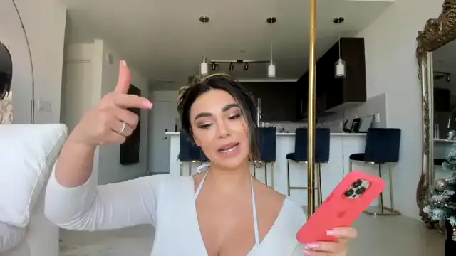 Esmeralda_bel – Myfreecams Live Video Recording – 2026-05-16 08:54:06