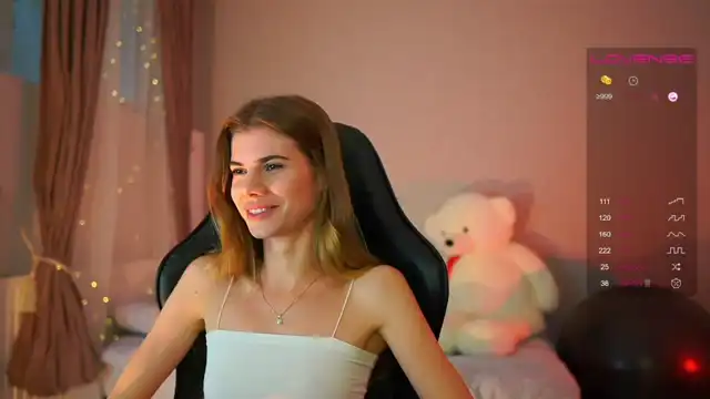 Rileyreid_18 – Myfreecams Live Video Recording – 2025-04-16 20:05:25
