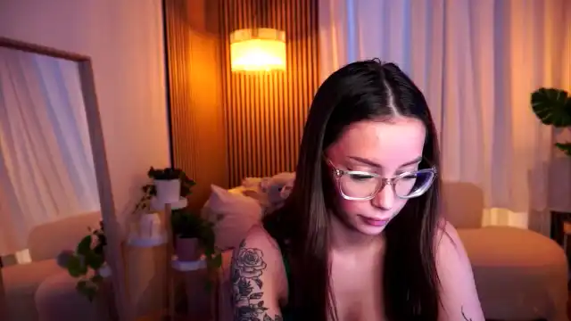 Naomii18 – Myfreecams Live Video Recording – 2025-08-09 11:11:06